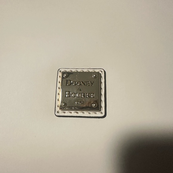 New Dooney and Bourke Zip Top Tote with Matching Wallet - Picture 2 of 11